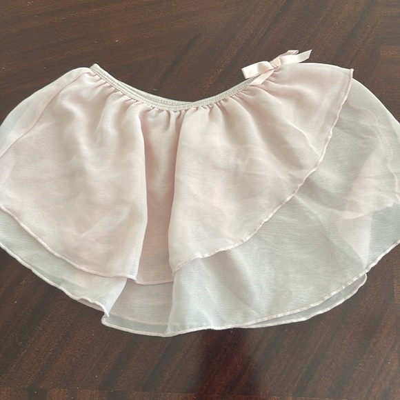 Girl’s ballet and dance tops size 4-6 - Picture 5 of 10